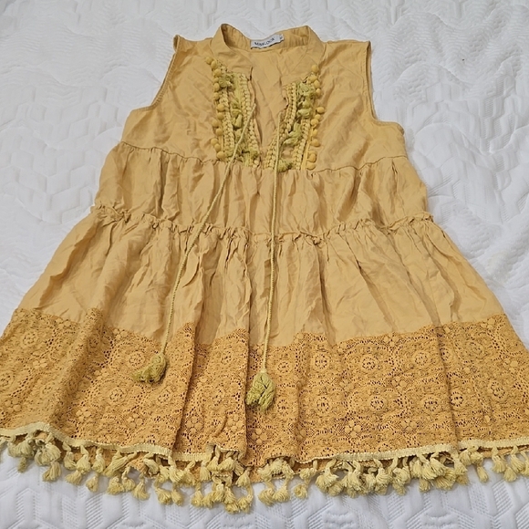 MISSLOOK Dresses & Skirts - Yellow‎ Sleeveless Dress with Lace Hem